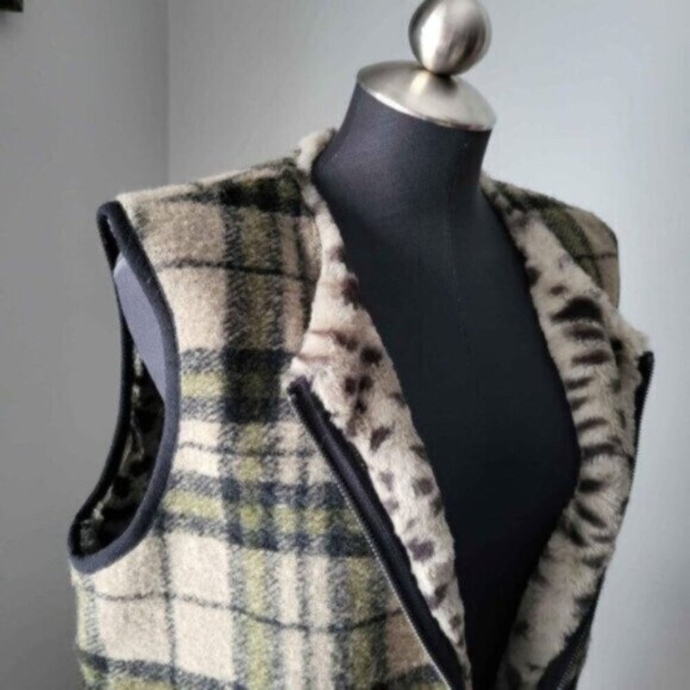 YEST Reversible Leopard / Plaid Vest NWT Sz 12 - Picture 3 of 10